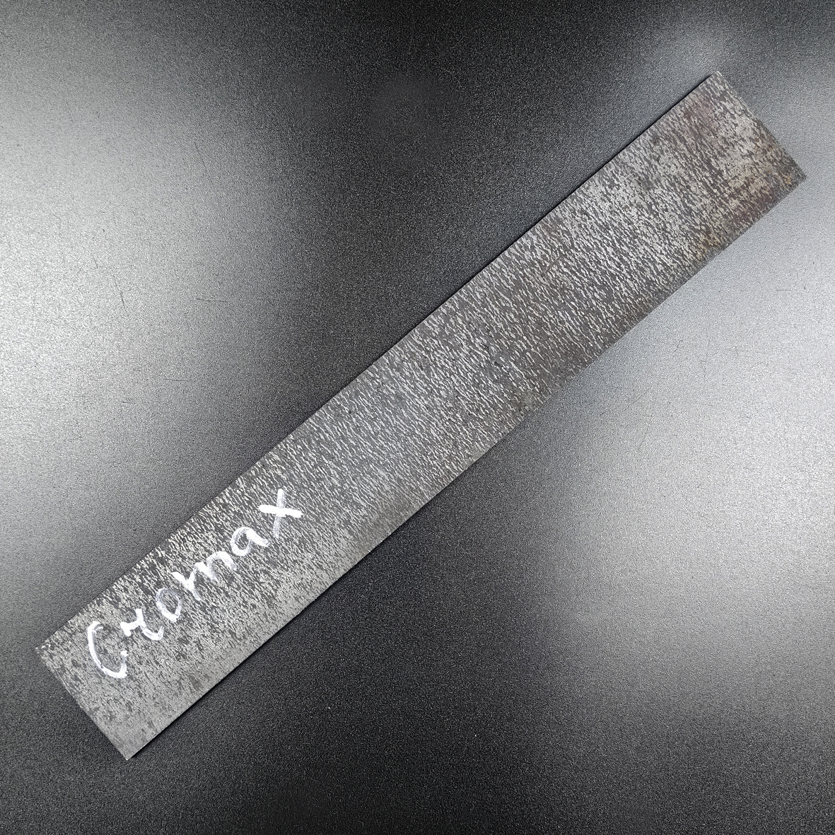Заготовка для ножа из стали Cromax PM размеры: 250х30х3.7 мм